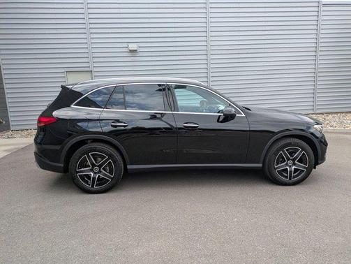 2026 Mercedes-Benz GLC 300 4MATIC