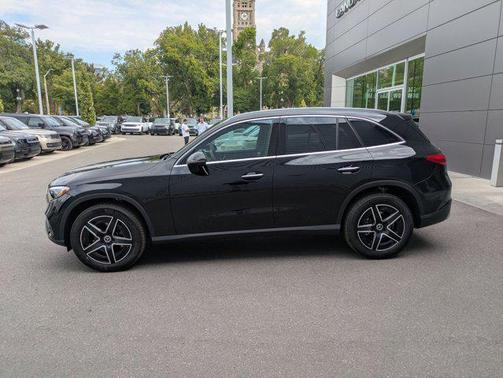 2026 Mercedes-Benz GLC 300 4MATIC