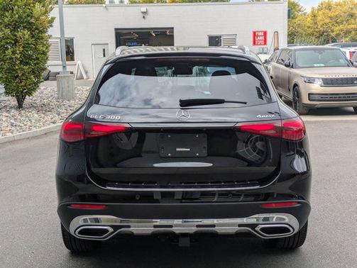 2026 Mercedes-Benz GLC 300 4MATIC