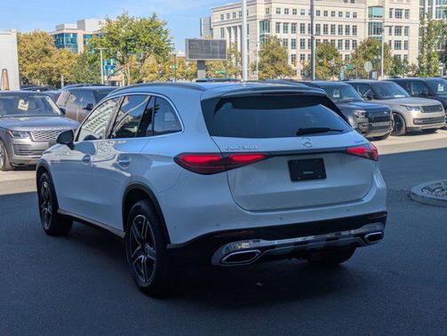 2026 Mercedes-Benz GLC 300 4MATIC