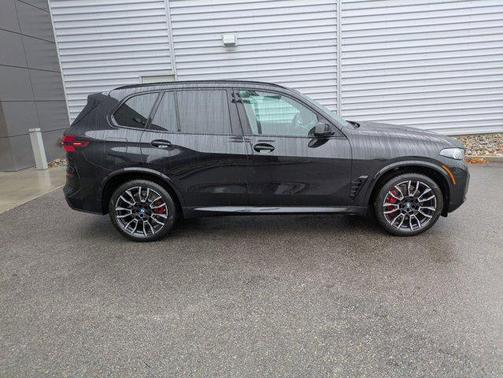 2025 BMW X5 M60i