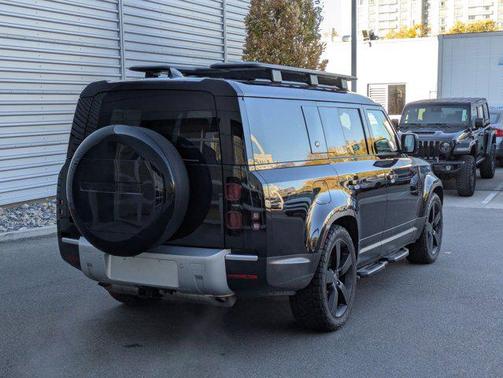2024 Land Rover Defender 130 P400 S