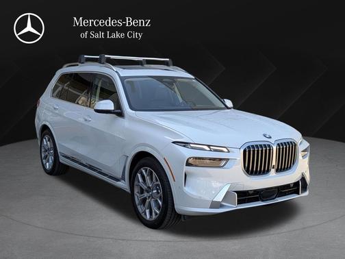 White Metallic 2024 BMW X7 xDrive40i
