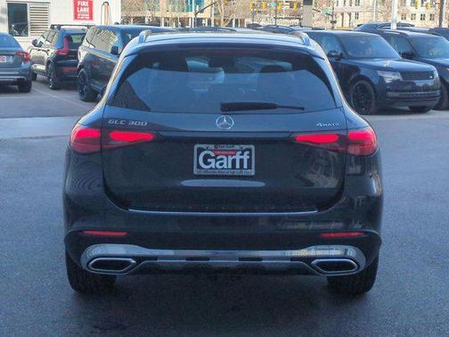 Graphite Grey Metallic 2026 Mercedes-Benz GLC 300 4MATIC