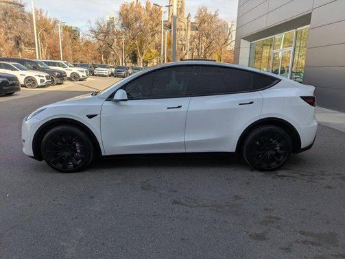 2023 Tesla Model Y Long Range Dual Motor All-Wheel Drive