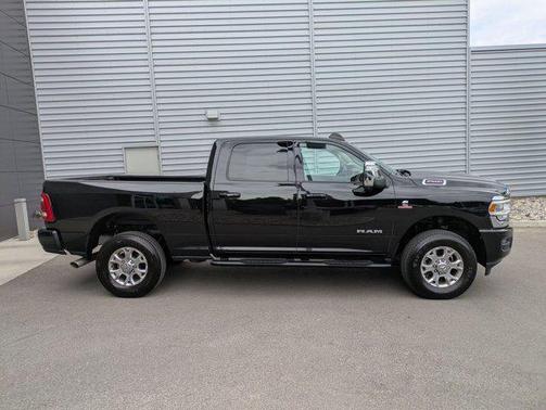 2024 RAM 2500 Laramie Crew Cab 4x4 6'4' Box