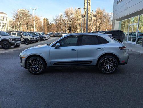 2023 Porsche Macan AWD