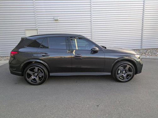 2026 Mercedes-Benz GLC 300 4MATIC