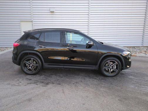 Night Black 2026 Mercedes-Benz GLA 250 4MATIC