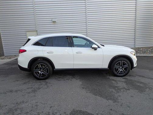2026 Mercedes-Benz GLC 300 4MATIC