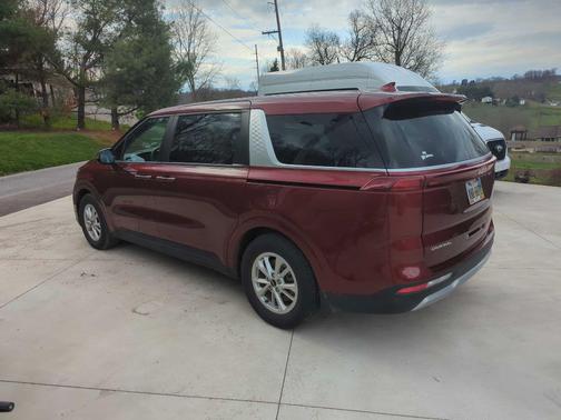2024 Kia Carnival LX