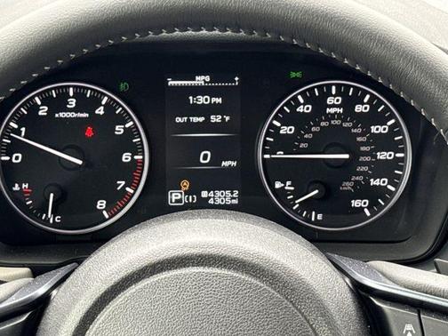 Crystal White Pearl 2025 Subaru Forester Limited