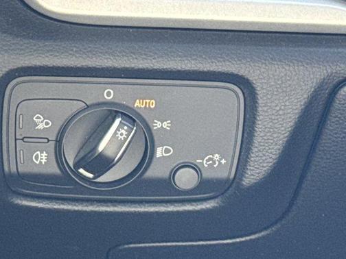 Florett Silver Metallic 2019 Audi A3 2.0T Premium