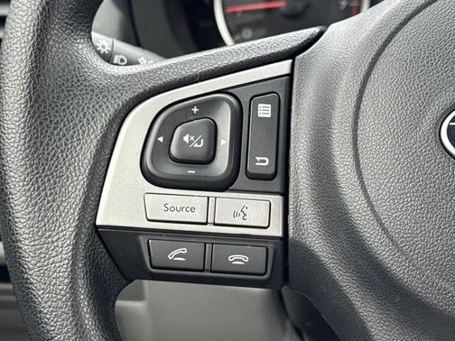Jasmine Green Metallic 2017 Subaru Forester 2.5i