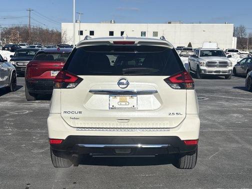 2017 Nissan Rogue SL