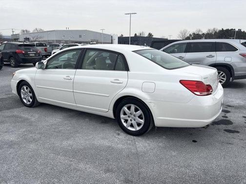 2010 Toyota Avalon XLS