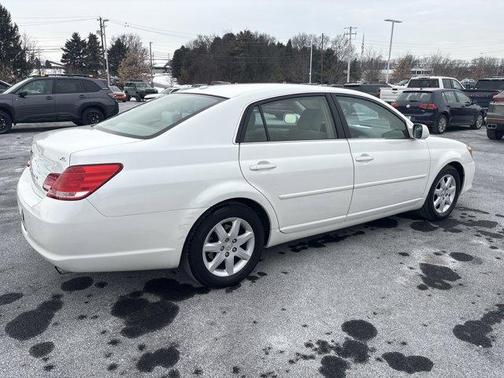 2010 Toyota Avalon XLS