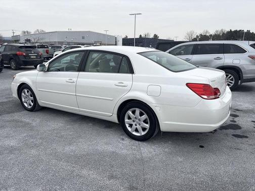 2010 Toyota Avalon XLS
