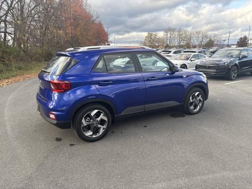 2024 Hyundai VENUE SEL