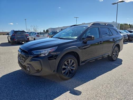 Crystal Black Silica 2023 Subaru Outback Onyx Edition XT