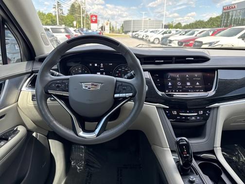 Crystal White Tri-Coat 2022 Cadillac XT6 Premium Luxury AWD