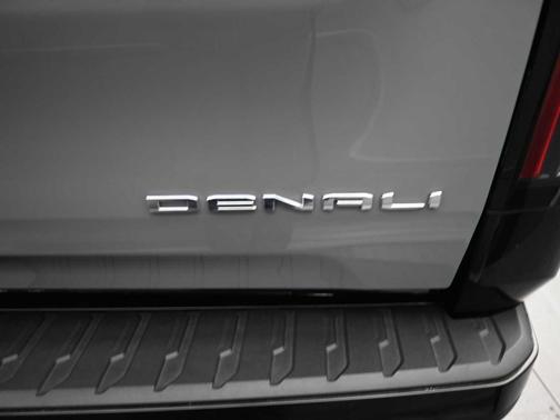 2025 GMC Sierra EV Denali