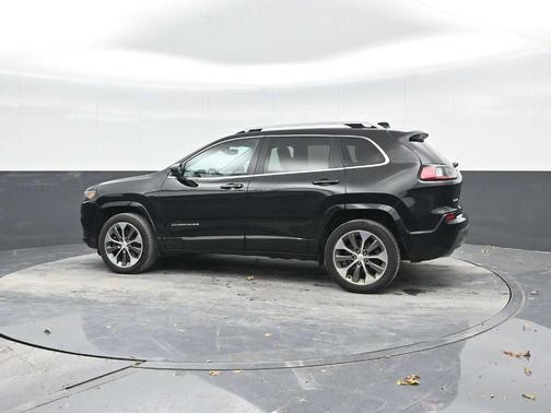 2019 Jeep Cherokee Overland