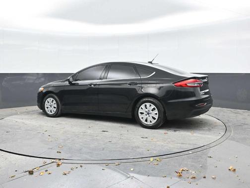 2019 Ford Fusion S