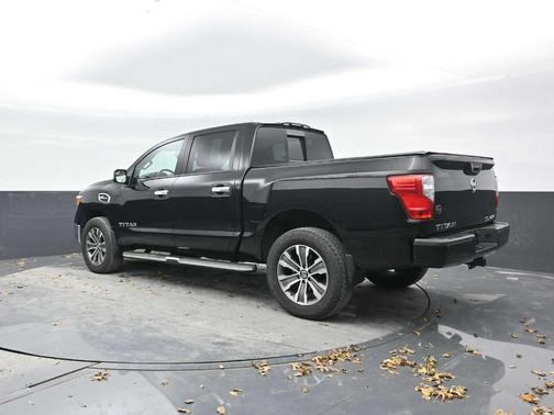 2017 Nissan Titan SL