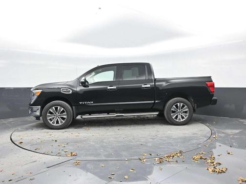 2017 Nissan Titan SL