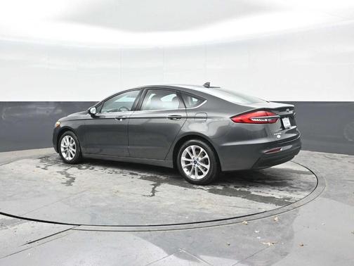2020 Ford Fusion Hybrid SE