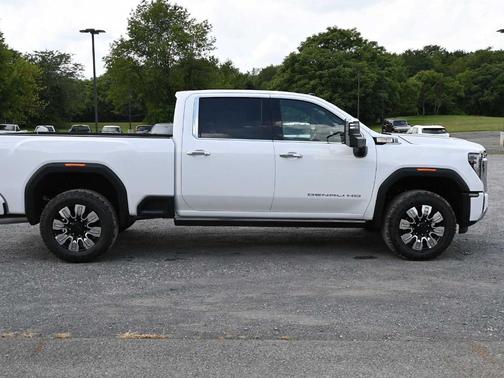 2025 GMC Sierra 2500 Denali