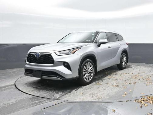 2022 Toyota Highlander Hybrid Platinum