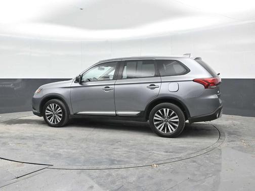 Mercury Gray Metallic 2020 Mitsubishi Outlander ES