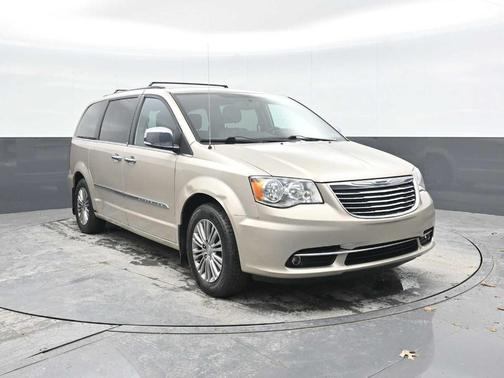 2013 Chrysler Town & Country Touring-L