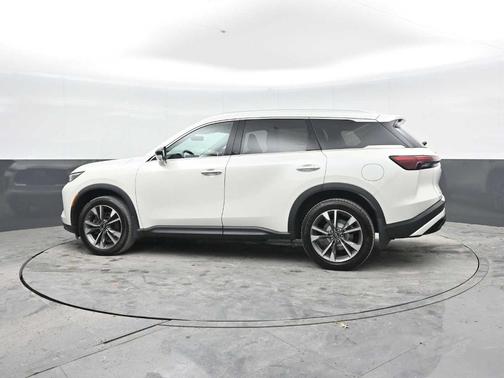 Majestic White 2023 INFINITI QX60 Luxe