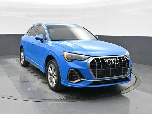 2022 Audi Q3 45 S line Premium
