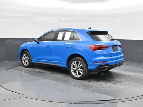 2022 Audi Q3 45 S line Premium