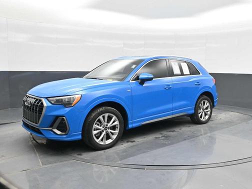 2022 Audi Q3 45 S line Premium