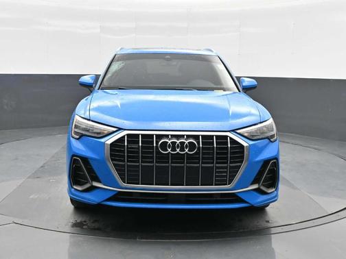 2022 Audi Q3 45 S line Premium