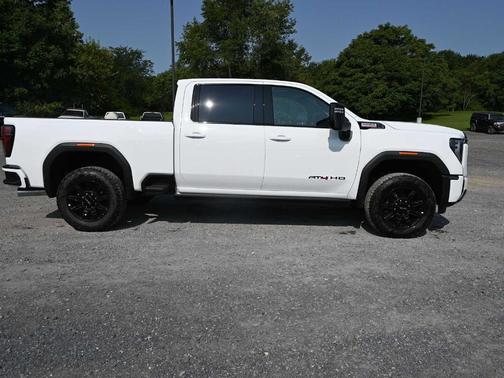 2025 GMC Sierra 2500 AT4