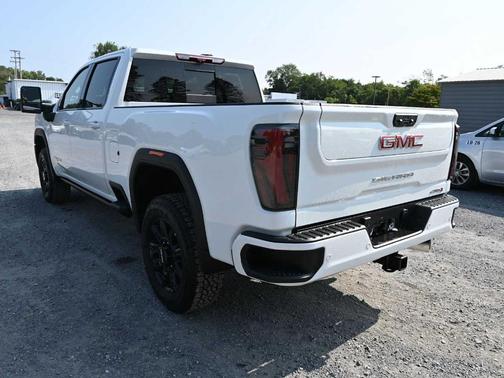 2025 GMC Sierra 2500 AT4