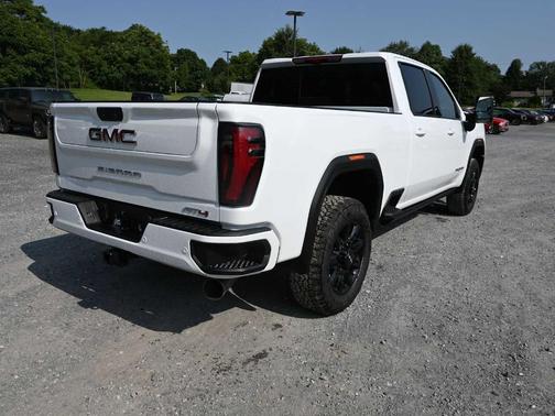 2025 GMC Sierra 2500 AT4