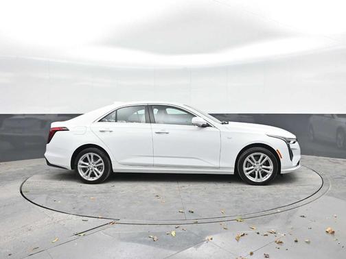 2025 Cadillac CT4 Luxury