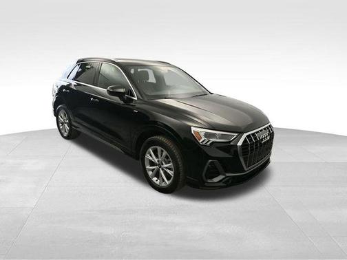 2024 Audi Q3 45 S line Premium