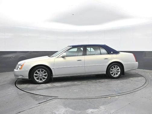 Ocean Pearl Tri-Coat 2010 Cadillac DTS W/1SC