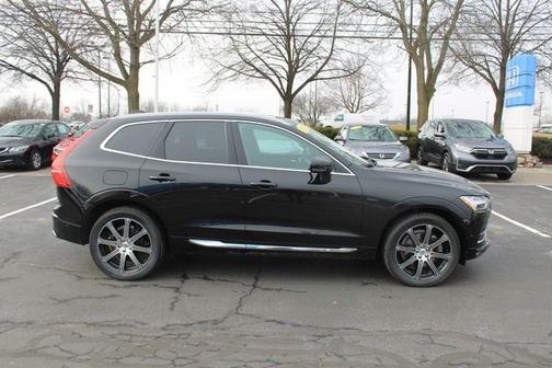 Photo 2 of 30 of 2019 Volvo XC60 T6 Inscription