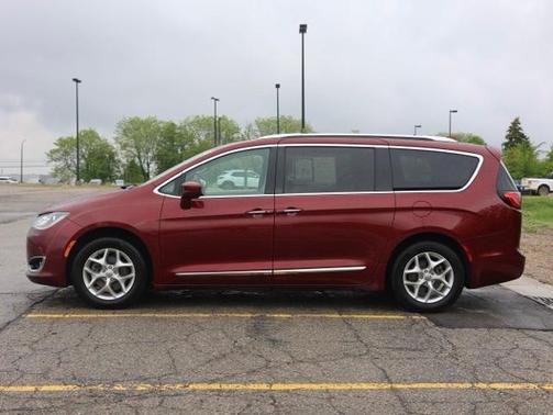 2018 Chrysler Pacifica Touring-L Plus