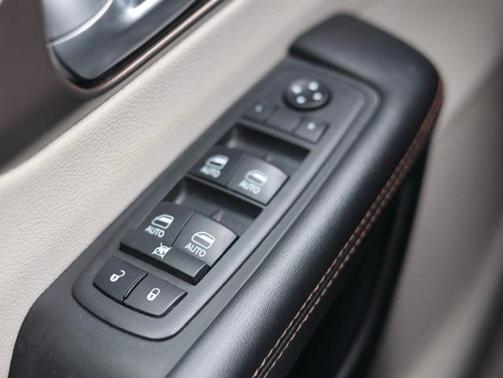 2018 Chrysler Pacifica Touring-L Plus