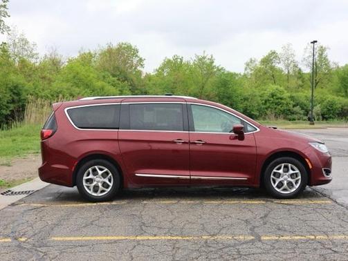 2018 Chrysler Pacifica Touring-L Plus